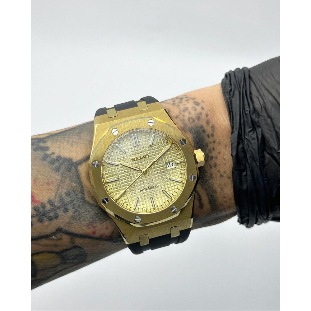 Custom Seiko Mod • Gold AP on black Rubber Strap • 41mm